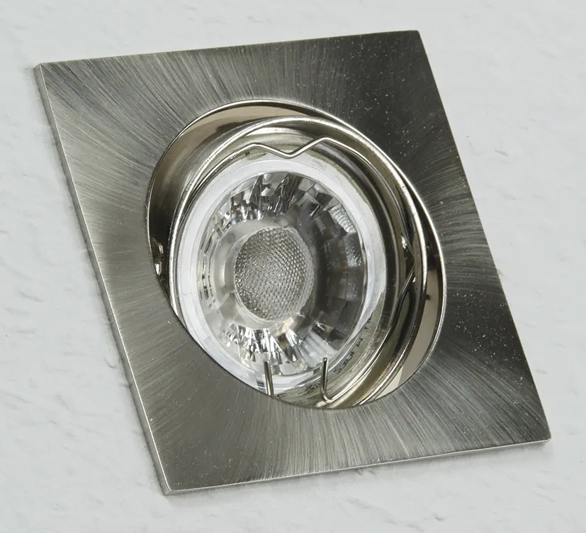 Decken-Einbaustrahler „SE80“ chrom-matt schwenkbar, 80x80mm, für 50mm Lampen Decken-Einbaustrahler „SE80“ chrom-matt schwenkbar, 80x80mm, für 50mm Lampen