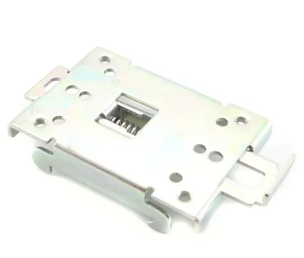 Teltonika · Zubehör · Montage · DIN Rail Kit / Hutschienen-Adapter – Bild 3