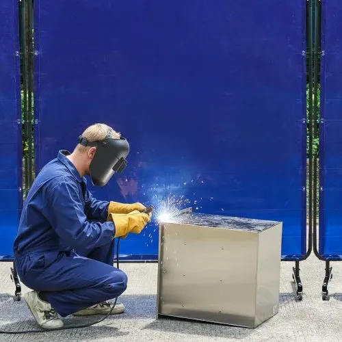 VEVOR Schweißvorhang, 1740x1740 mm Schweißschutzwand, flammhemmende Vinyl-Schweißschutzwand mit feststellbaren Schwenkrädern und 6-stufigem UV-Schutz für Werkstatt-/Industrieeinsatz, Blau – Bild 7