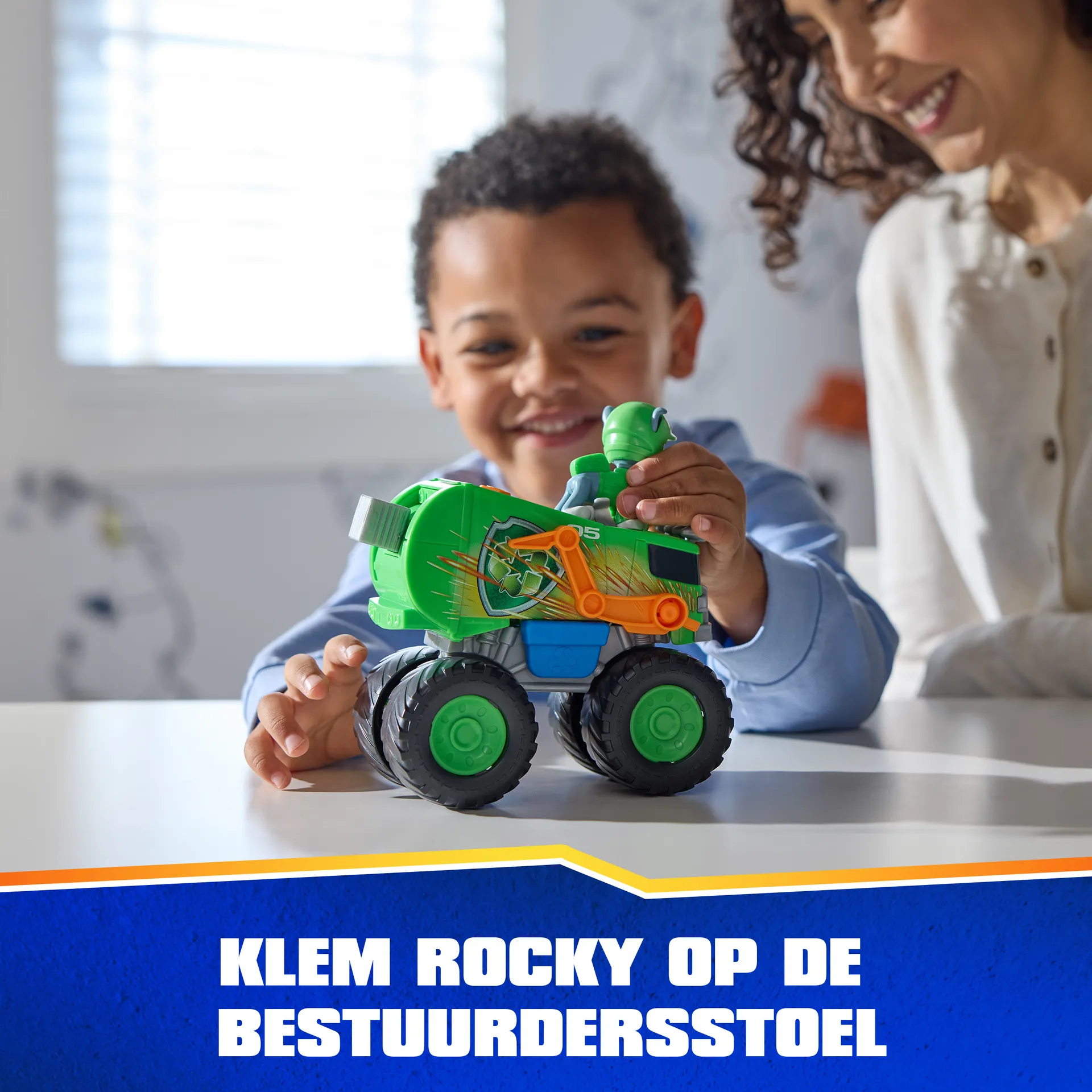 PAW Patrol Rescue Wheels - Rockys Recycling Monstertruck mit Geschoss-Abwurf und Rocky Hundefigur – Bild 4