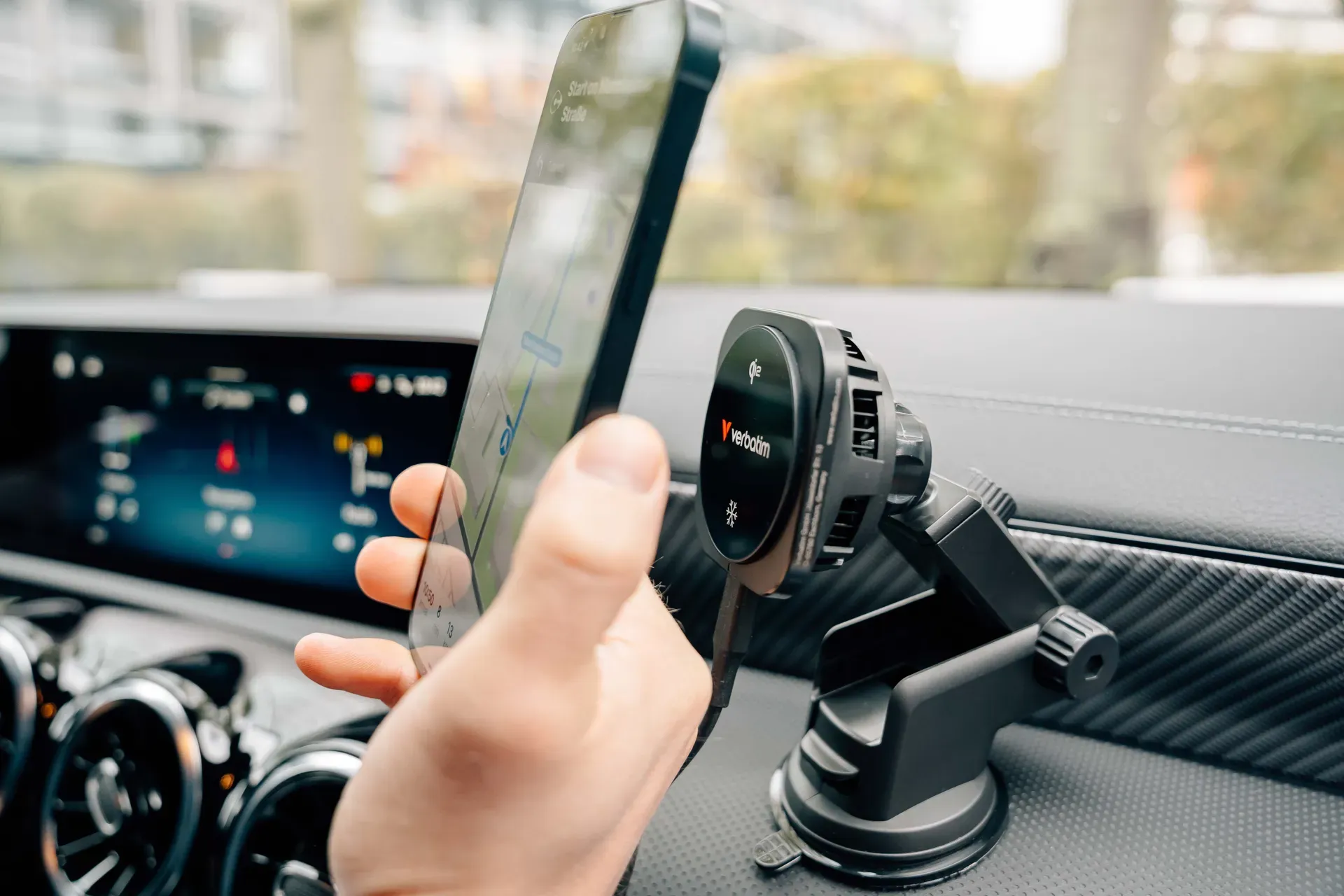 Verbatim Charge 'n' Drive Qi2 Smartphone Schwarz USB Kabelloses Aufladen Schnellladung Auto – Bild 5