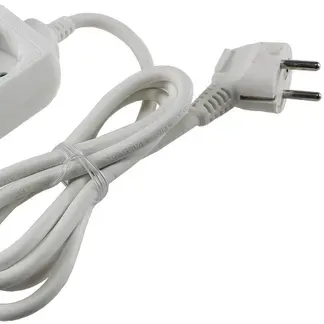Schutzkontakt-Steckdosenleiste 3-fach 3600W, 1,4mKabel, weiß Schutzkontakt-Steckdosenleiste 3-fach 3600W, 1,4mKabel, weiß