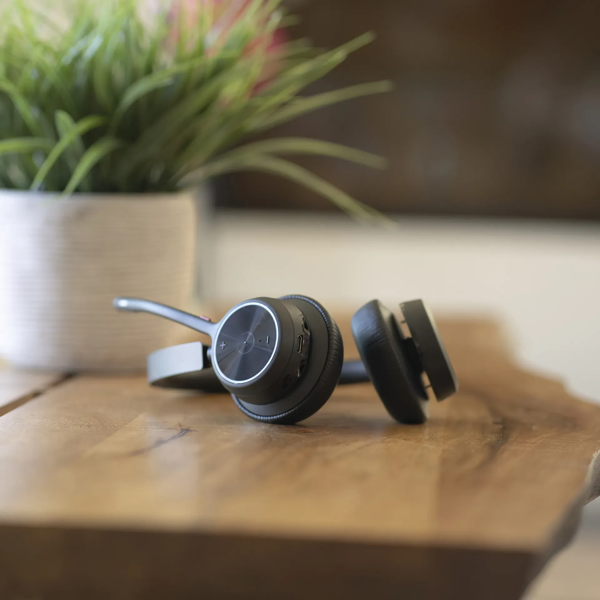 HP Poly Voyager 4320 USB-C Headset +BT700 Dongle – Bild 4
