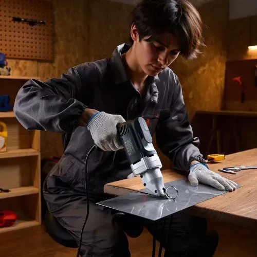 VEVOR Elektrische Blechschere, 4,0 A kabelgebundene Metallschere mit 360°-Schwenkkopf, variable Drehzahl, kontinuierliches Schneiden, sauberer Schnitt für 1,22 mm verzinkten Stahl, 1 mm Edelstahl – Bild 7