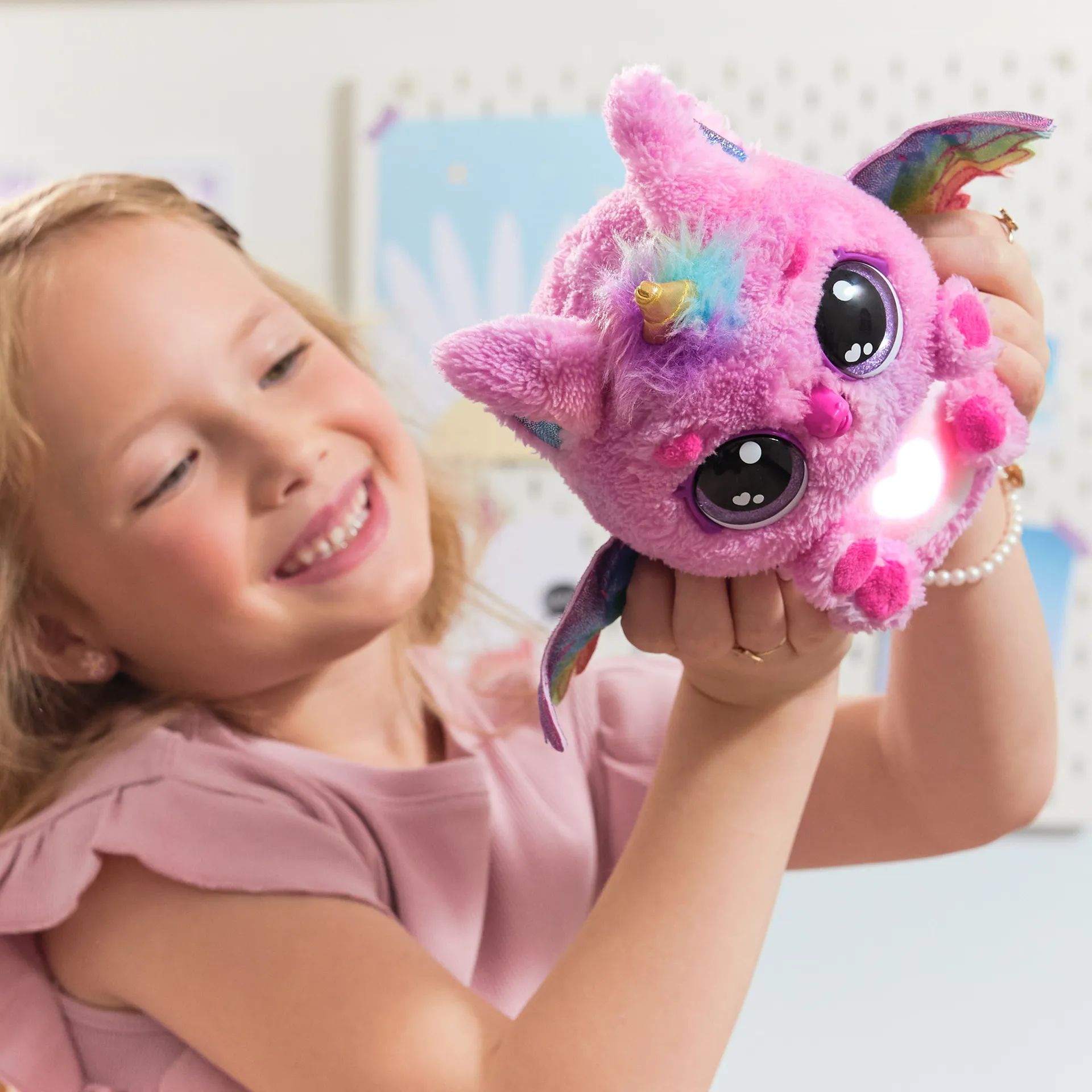 Hatchimals Alive Mystery Ei Pufficorn – Bild 7