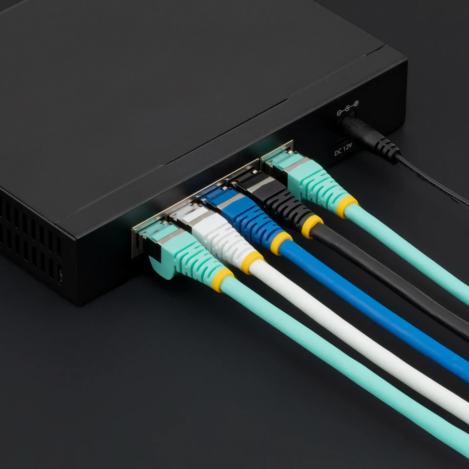 StarTech.com 3 m CAT6a Kabel - LSZH-Raucharm, Halogenfrei - 10 Gigabit RJ45 LAN Kabel - SFTP Patchkabel - Blau - CAT6a Verlegekabel - Abgeschirmtes Netzwerkkabel/Ethernet Kabel – Bild 5
