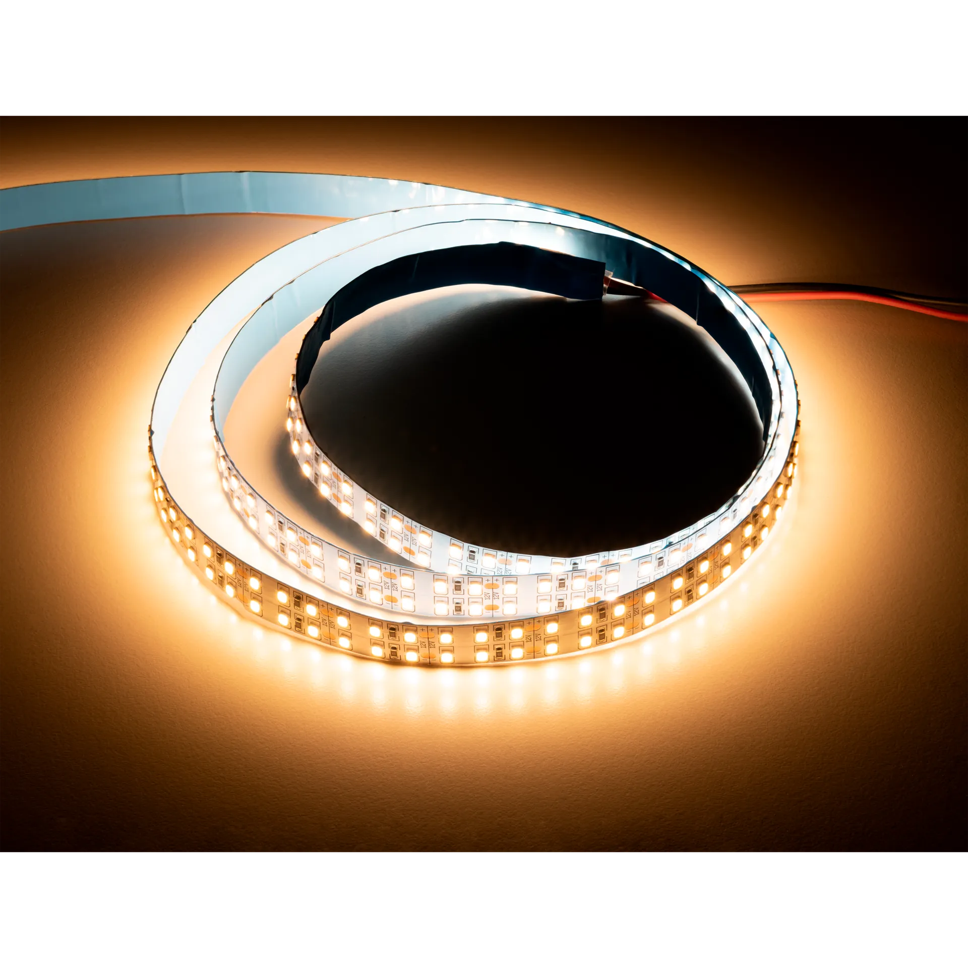 LED-Stripe McShine, 3000lm/m, 240LEDs/m, 18W/m, 3000K, IP20, 5m Rolle LED-Stripe McShine, 3000lm/m, 240LEDs/m, 18W/m, 3000K, IP20, 5m Rolle