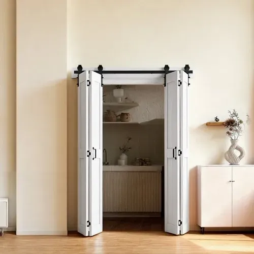 VEVOR Faltbare Schiebetür im Scheunentor-Stil 1524x2134 mm aus MDF, mit Beschlagsatz & Platzsparendem H-Rahmen-Design & Vormontierter Paneele, Faltschiebetür für Schlafzimmer Wohnzimmer Weiß – Bild 7