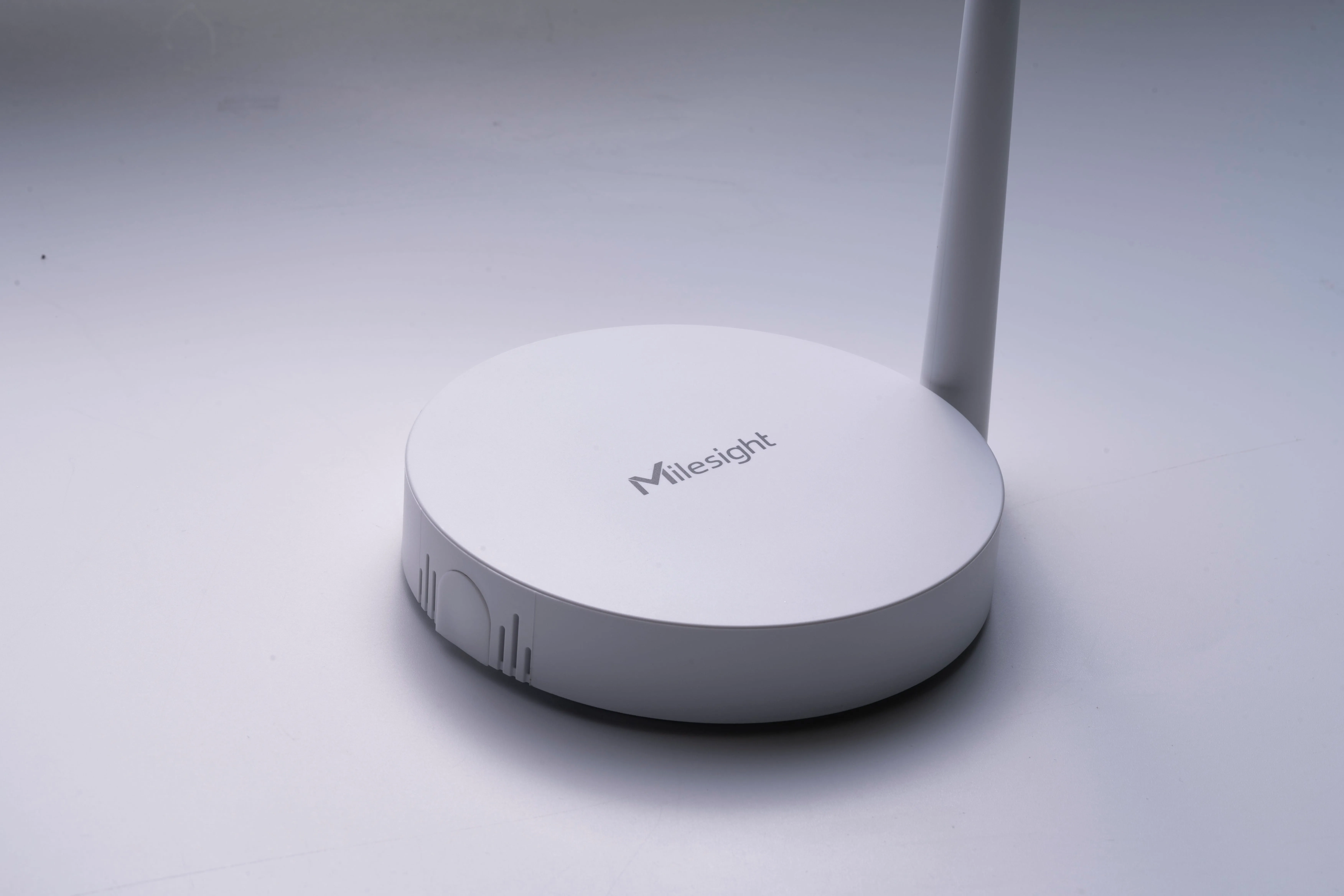 Milesight IoT Mini LoRaWAN® Gateway, UG63-868M-PoE Splitter V2 – Bild 2