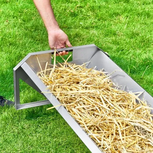 VEVOR Futtertrog Vieh, 114 x 49 x 28 cm, Futterraufe, robuste Heuraufe aus Stahl, Futtertrog für Schafe aus verzinktem Stahl, zur Fütterung von Pferden, Schafen, Schweineställen, Futterspender – Bild 7