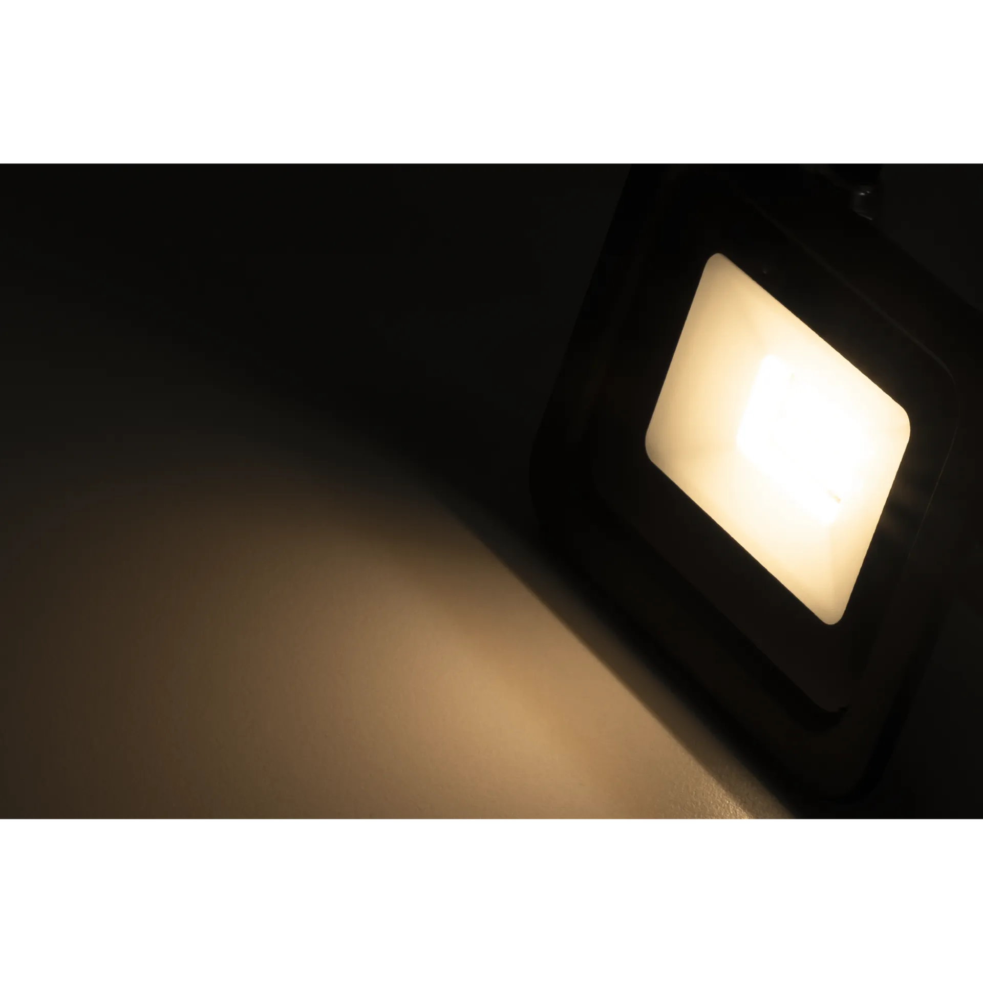 LED-Außenstrahler McShine ''Slim'' 10W, 850 Lumen, IP66, 3000K, warmweiß – Bild 2