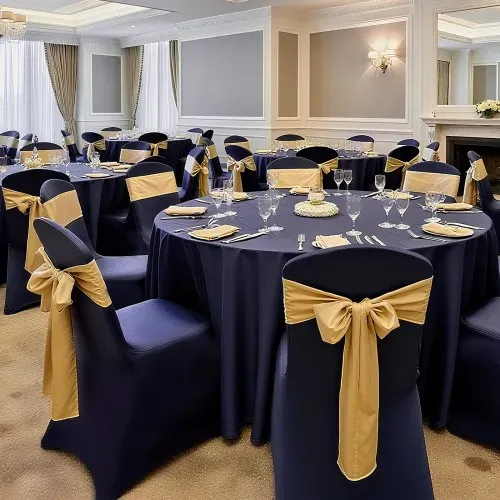 VEVOR Stuhlhussen Stuhlbezug 50 Stk. waschbarer & abnehmbarer Stuhlüberzug aus Polyester-Spandex für Hochzeitsfeiern Esszimmerbankette Restaurant, passend für Stühle (51 x 45 x 95 cm) Marineblau – Bild 7