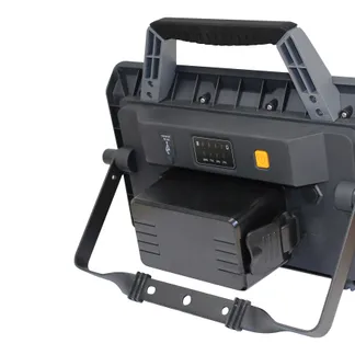 Synergy 21 LED Akku Multi Battery Baustrahler 50W 5000lm KW IP54 Synergy 21 LED Akku Multi Battery Baustrahler 50W 5000lm KW IP54