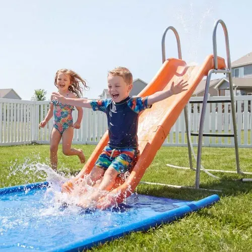 VEVOR Wasserrutsche Freistehend 165 cm Gartenrutsche für Kinder, Poolrutsche mit Integriertem, Verstellbarem Sprinkler, Kletterleiter und Bodenschutzmatte, Kinderrutsche aus Metall und Kunststoff – Bild 7