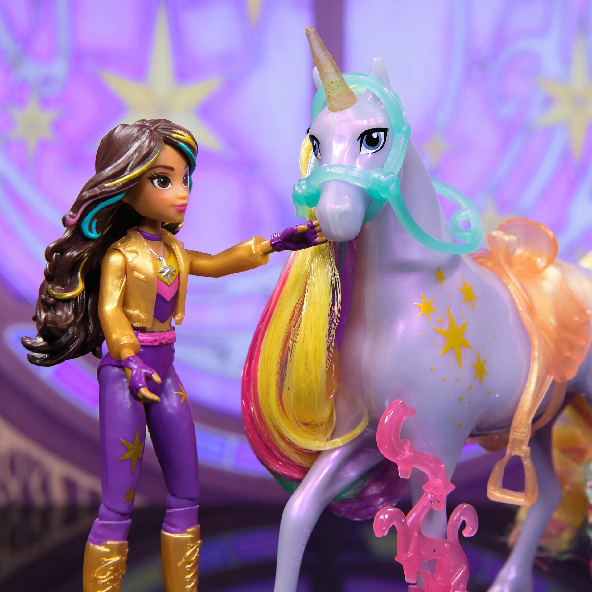 Unicorn Academy Sophia und Einhorn Wildstar Set, ca. 12 cm Originalfiguren zur Netflix Serie mit abnehmbarem Sattel, Mähnen- und Schweifbürste und Zubehör, für Kinder ab 4 Jahren – Bild 5