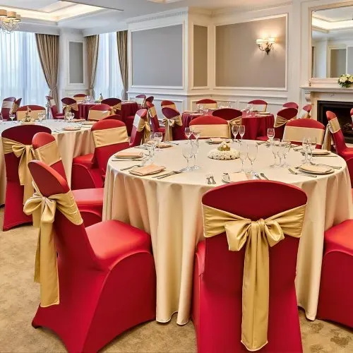 VEVOR Stuhlhussen Stuhlbezug 50 Stk. waschbarer & abnehmbarer Stuhlüberzug aus Polyester-Spandex für Hochzeitsfeiern Esszimmerbankette Restaurant, passend für Stühle (51 x 45 x 95 cm) Rot – Bild 7