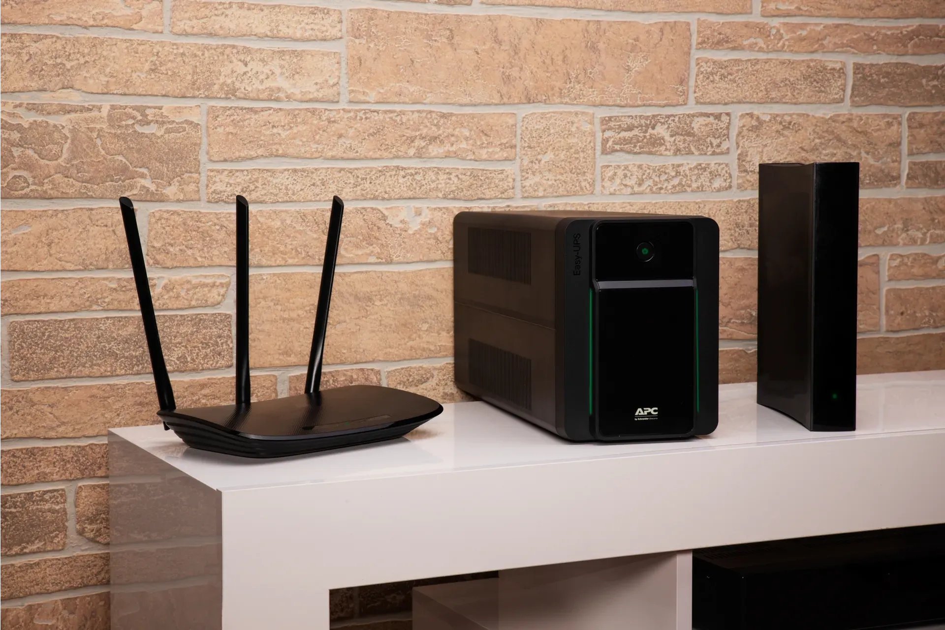 APC Easy UPS Unterbrechungsfreie Stromversorgung (USV) Line-Interaktiv 2,2 kVA 1200 W 4 AC-Ausgänge – Bild 5