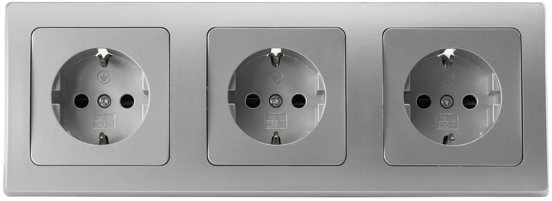 DELPHI Set 3 Steckdosen + 3-fach Rahmen 250V~/ 16A, Steckanschluss, silber DELPHI Set 3 Steckdosen + 3-fach Rahmen 250V~/ 16A, Steckanschluss, silber