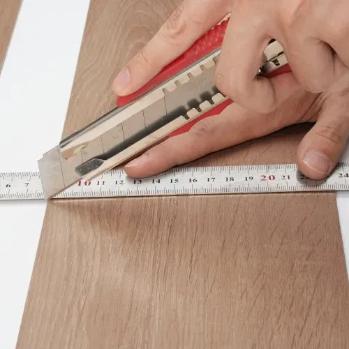 VEVOR Selbstklebende Vinyl-Bodenfliesen, 91,4 x 15,2 cm, 36 Stk., 2,5 mm dick, zum Abziehen und Aufkleben, natürliche Holzmaserung, DIY-Bodenbelag für Küche, Esszimmer, Schlafzimmer und Badezimmer – Bild 9
