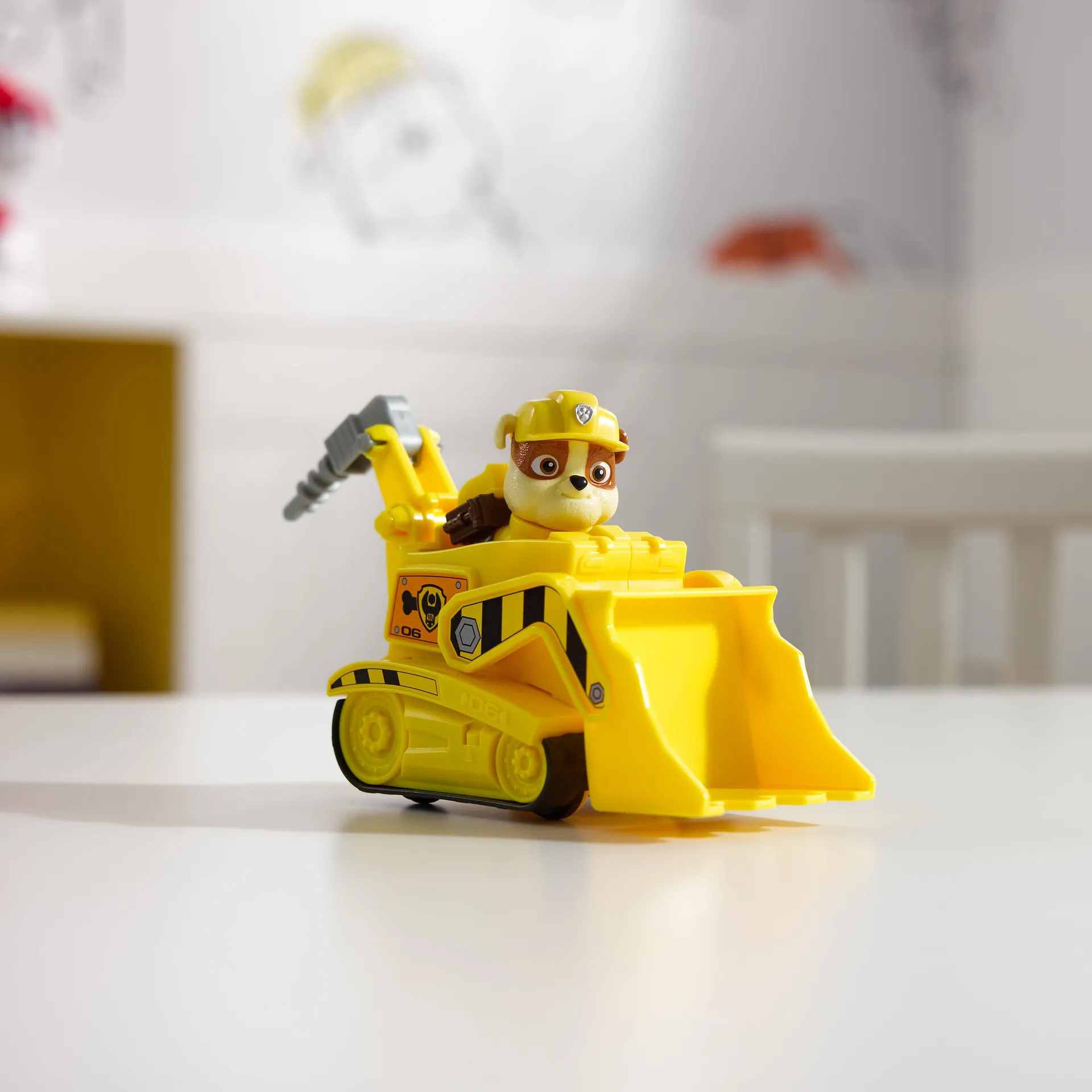 PAW Patrol - Rubble-Figur mit Bulldozer-Baufahrzeug, stabiles Basis-Fahrzeug (2025), authentisches Spielzeug zur Serie für Kinder ab 3 Jahren – Bild 5