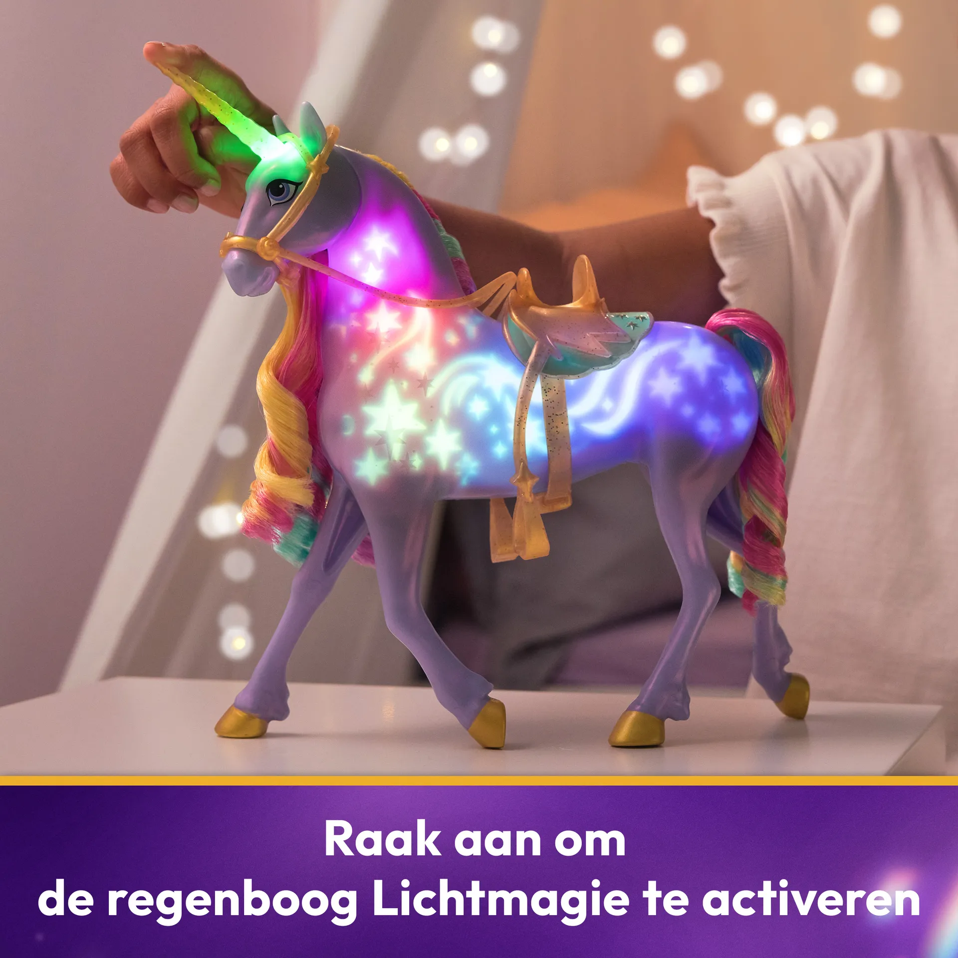 Unicorn Academy - Sophia und Licht-Magie Wildstar Deluxe Set, 28 cm Einhorn mit Lichteffekten und Musik, 24 cm Ankleidepuppe, passend zur Netflix Serie, ab 4 Jahren – Bild 7