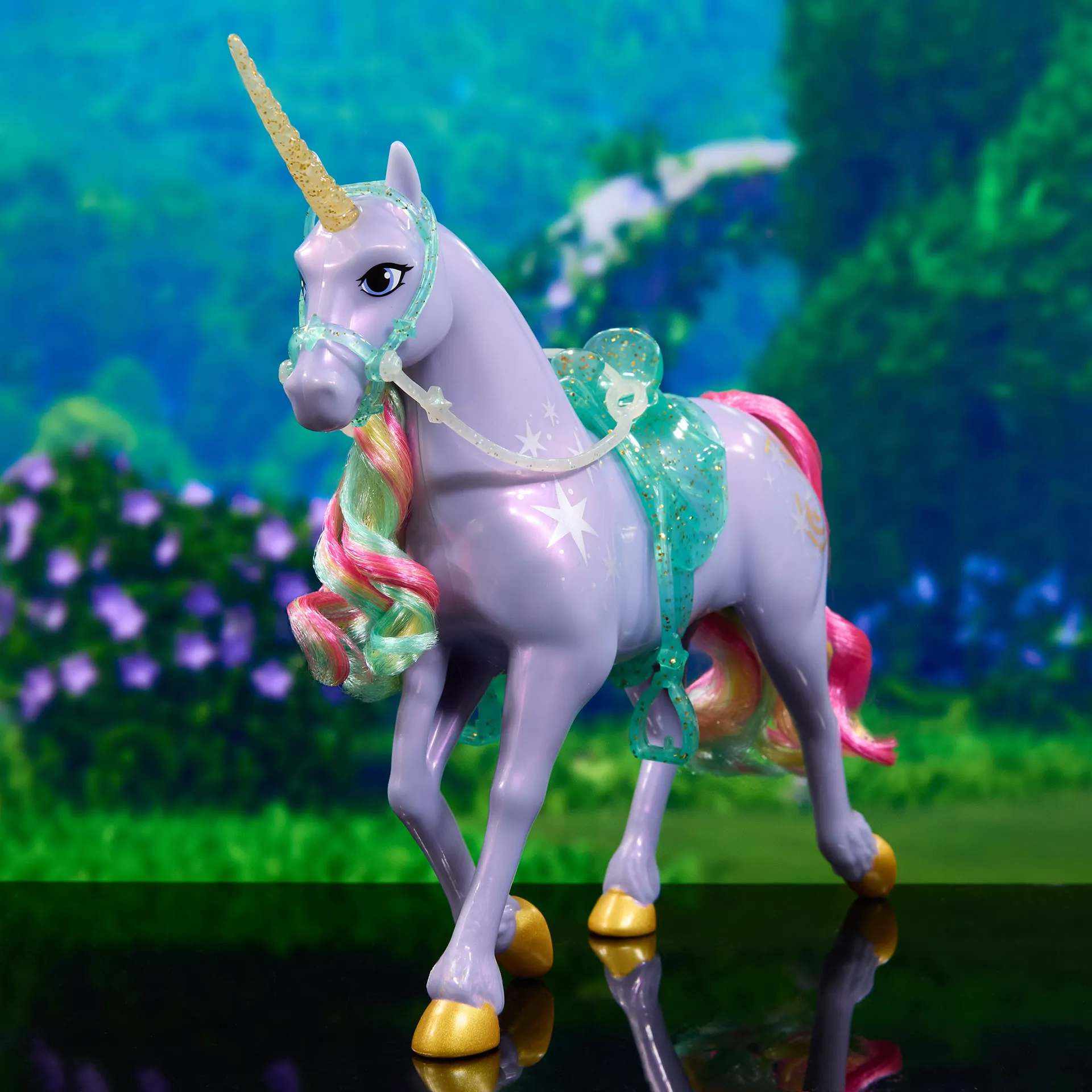 Unicorn Academy Einhorn Wildstar - 28 cm groß, Original-Einhorn von Sophia zur beliebten Netflix-Serie, mit echter Mähne und Schweif, abnehmbarem Zaumzeug und Sattel sowie Bürste – Bild 4
