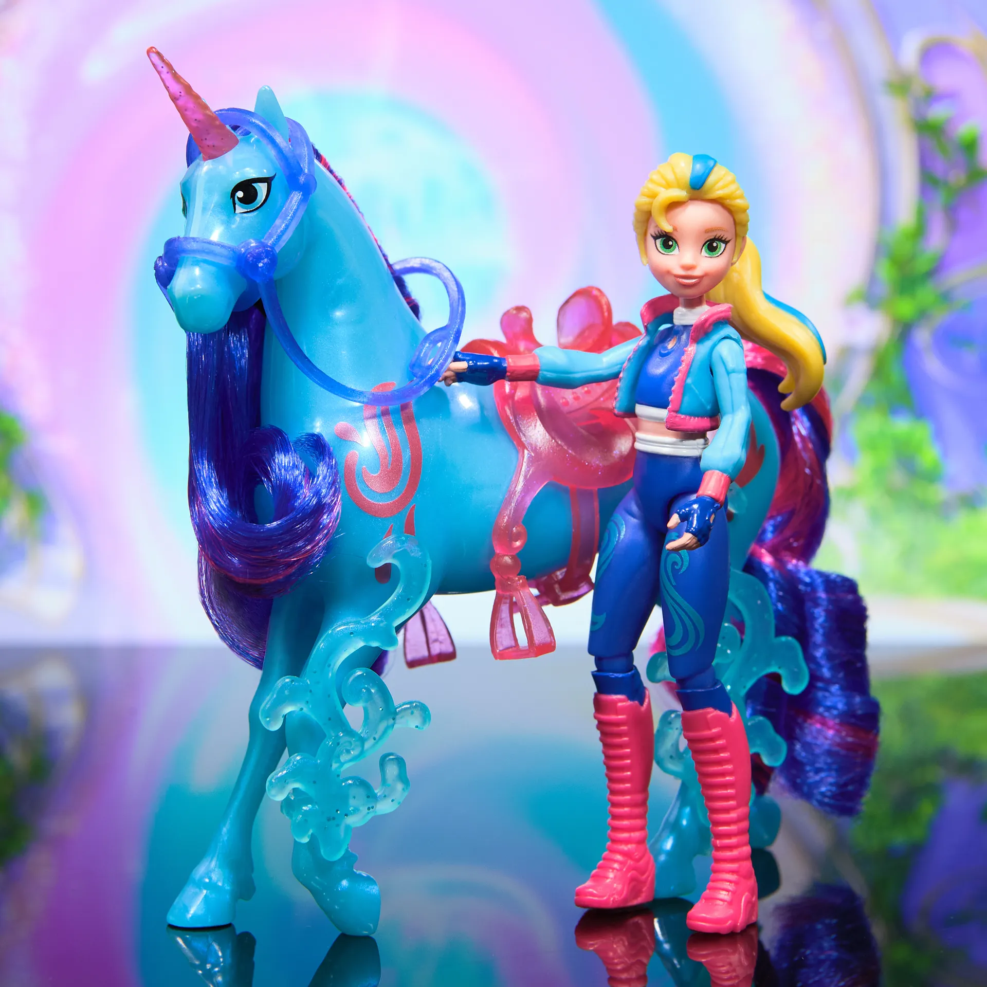 Unicorn Academy - Isabel und Einhorn River mit echter Mähne und Schweif sowie Bürste, ca. 12 cm große Originalfiguren zur beliebten Netflix Serie, für Kinder ab 4 Jahren – Bild 3