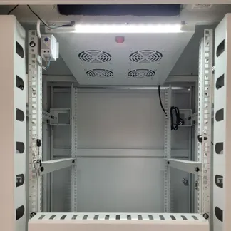 ALLNET 19″zbh. Schrankbeleuchtung, LED mit Magnetbefestigung und Netzteil, B458mm, Synergy 21 ALLNET 19″zbh. Schrankbeleuchtung, LED mit Magnetbefestigung und Netzteil, B458mm, Synergy 21