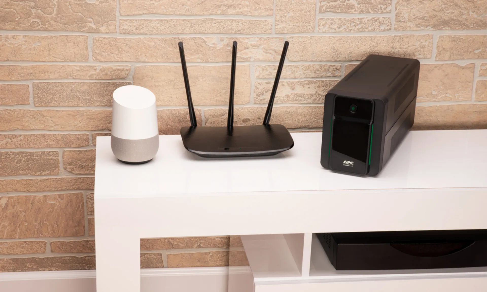 APC Back-UPS BX750MI-GR USV - 750VA 4x Schuko, USB – Bild 3