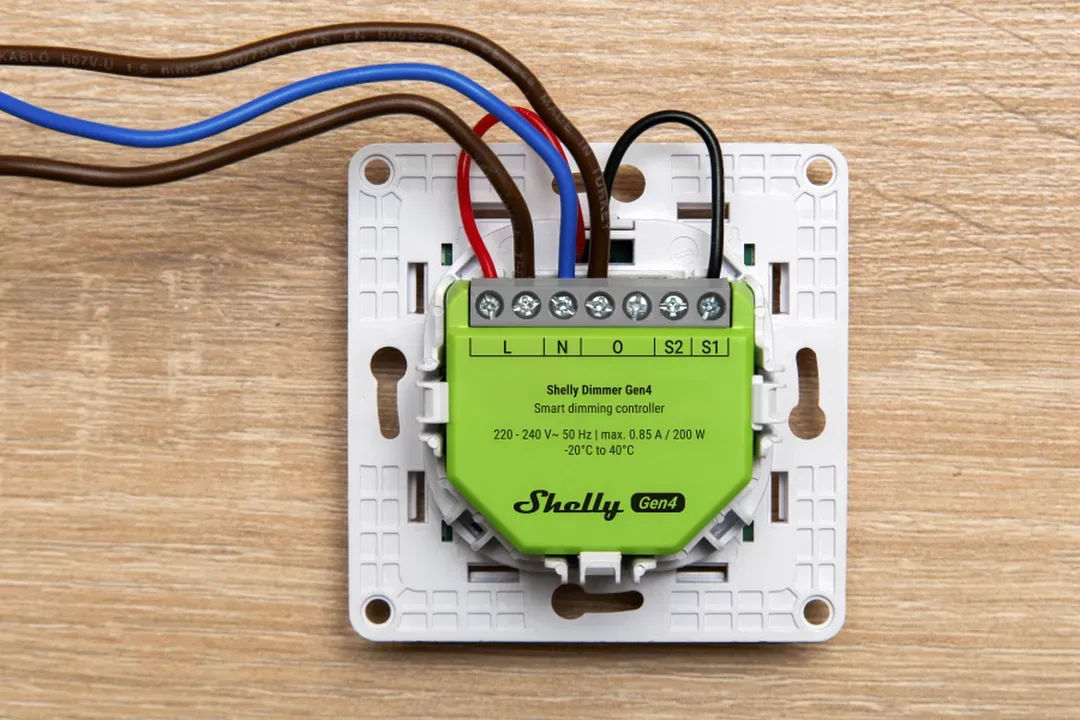 Shelly · Unterputz · "Dimmer Gen4" · Relais · LED Lichtcontroller · Messfunktion · WLAN · Zigbee · Matter · BT – Bild 9