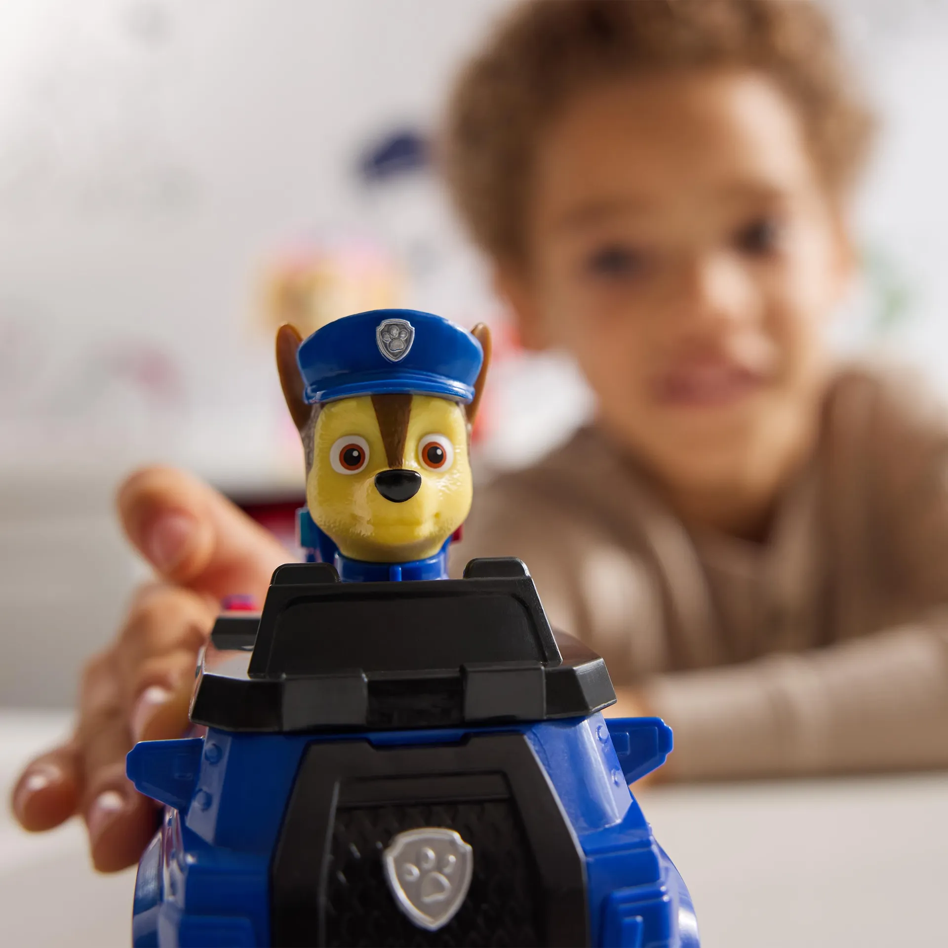 PAW Patrol Chase-Figur mit Polizei-Fahrzeug, stabiles Basis-Fahrzeug (2025), authentisches Spielzeug zur Serie für Kinder ab 3 Jahren – Bild 3