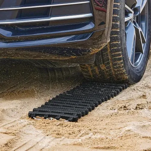 VEVOR 7 TONNEN Traktionsbretter mit TPR-Material, Bergungsbretter für Geländefahrzeuge/Autos/Pickups/SUVs/Wohnmobile, Paar Reifen-Traktionsmatten auf Schnee, Sand, Schlamm und losem Untergrund, Aufbewahrungstaschen, kurz, schwarz – Bild 7