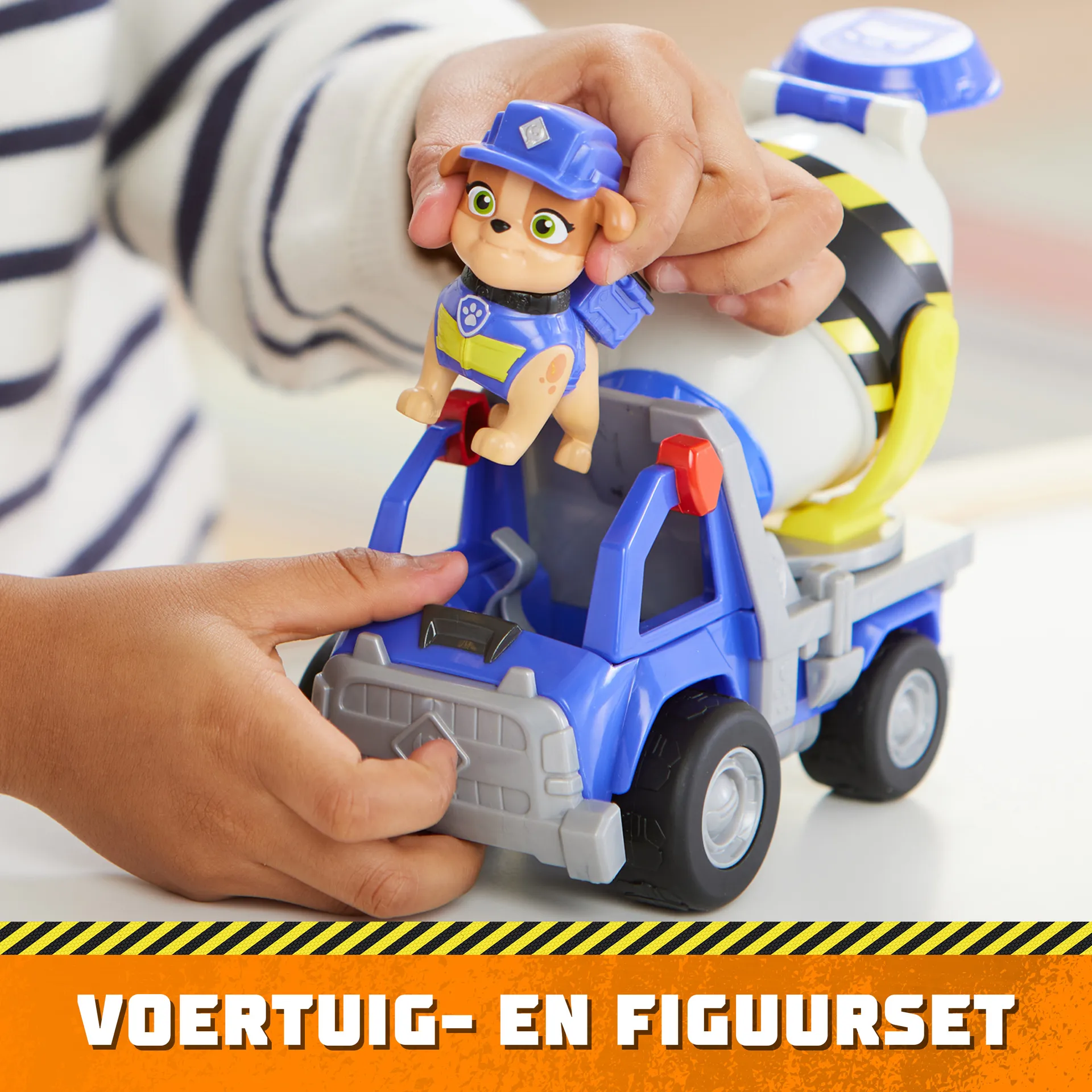 Rubble & Crew Rubble und Crew - Zementmischer-Baufahrzeug (Basis Fahrzeug) mit Mix-Figur, dreh- und kippbare Mischtrommel, authentisches Spielzeug aus TV-Serie, für Kinder ab 3 Jahren – Bild 3