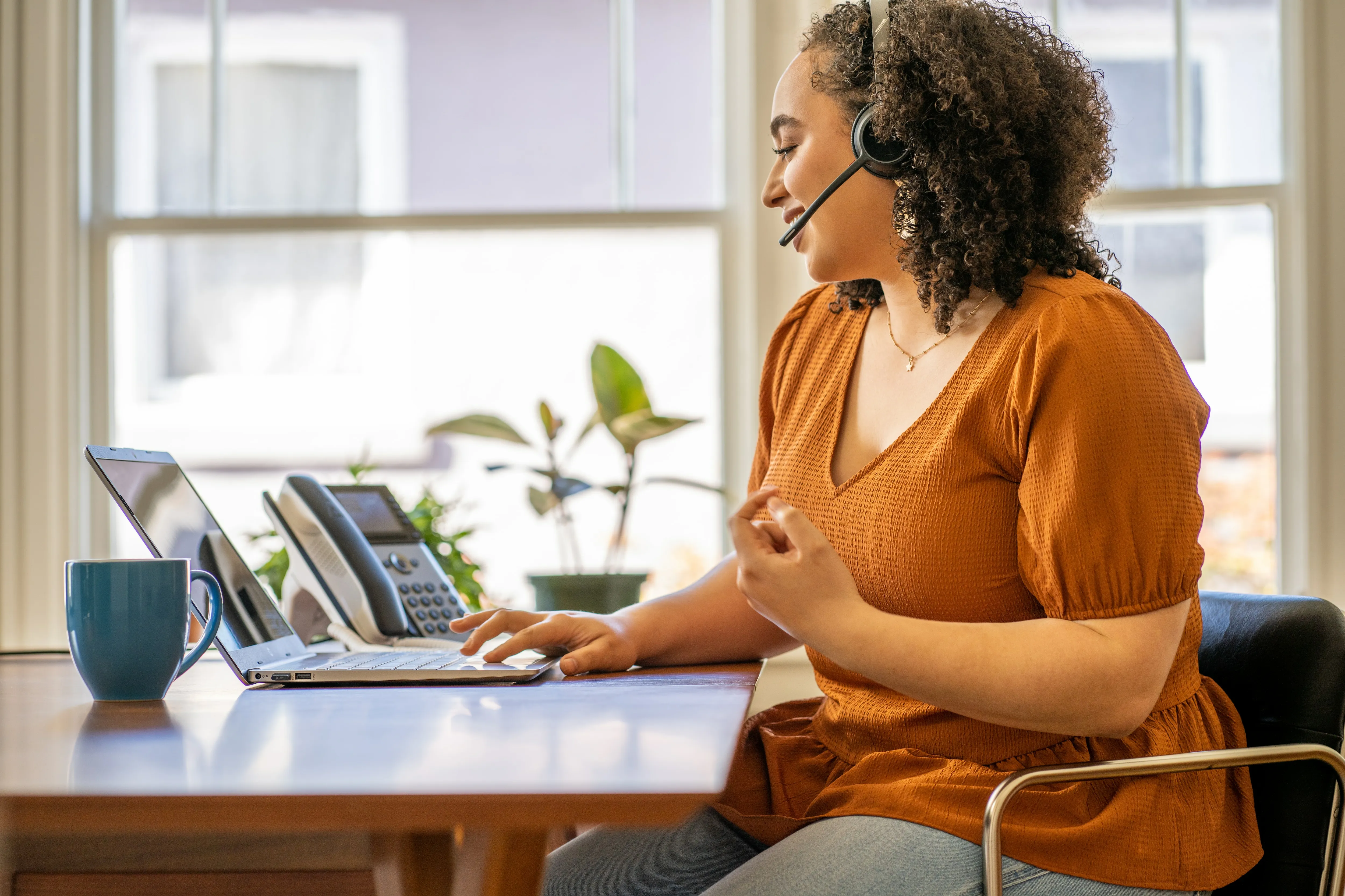 HP Poly Voyager 4320 USB-C Headset +BT700 Dongle, für Microsoft Teams zertifiziert – Bild 3
