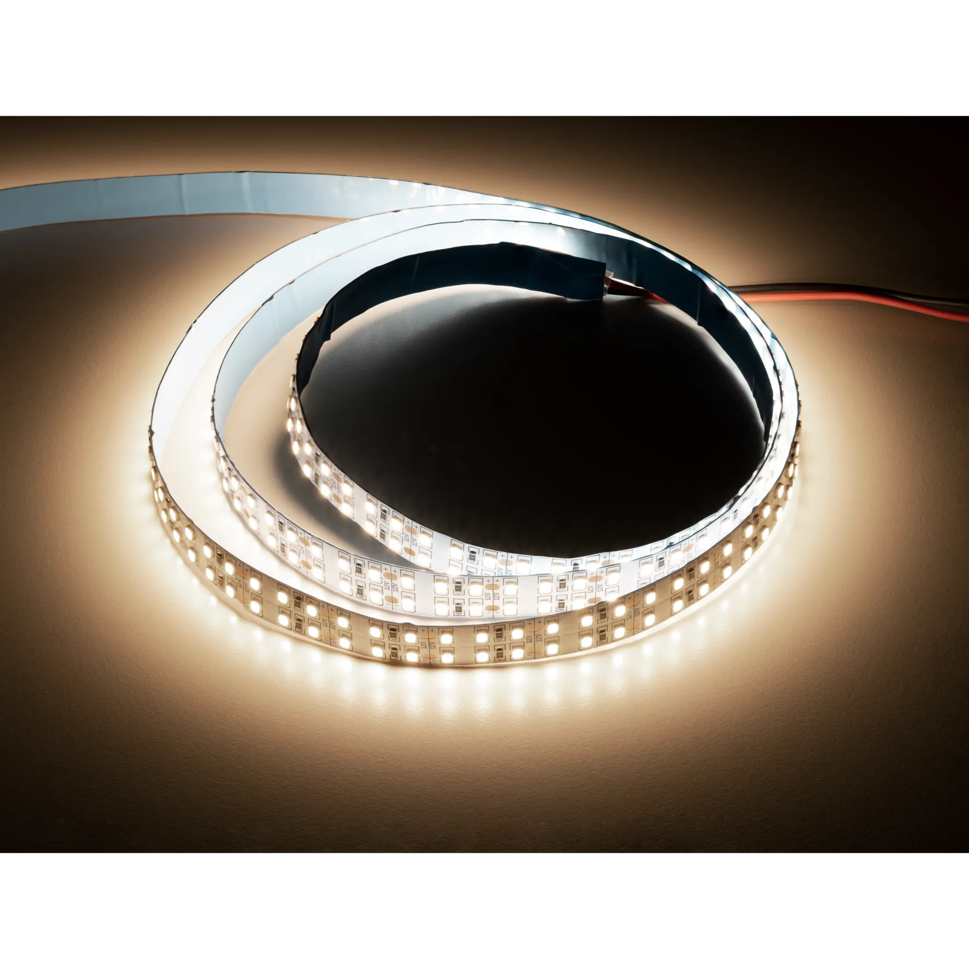 LED-Stripe McShine, 3000lm/m, 240LEDs/m, 18W/m, 4000K, IP20, 5m Rolle LED-Stripe McShine, 3000lm/m, 240LEDs/m, 18W/m, 4000K, IP20, 5m Rolle