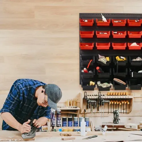 VEVOR Stapelboxen, 48-Behälter-Teileregal-Organizer für Garage, Kunststoff-Ladenwerkzeug mit Wandpaneelen, Werkzeug-Organizer für Muttern, Bolzen, Schrauben, Nägel, Perlen, Knöpfe, Schwarz und Rot – Bild 7