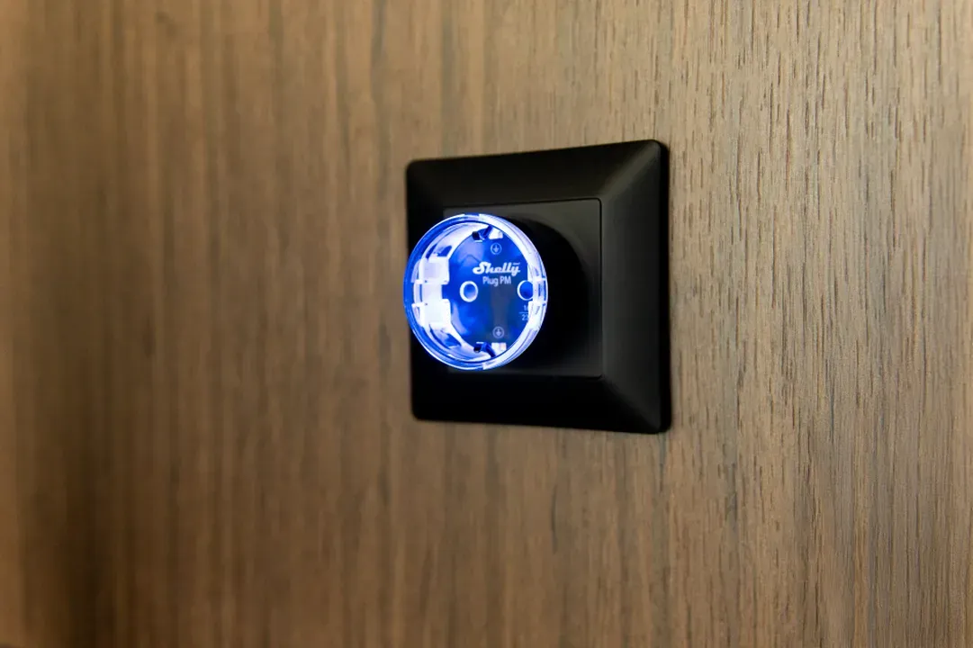 Shelly · Plug & Play "Plug PM Gen3 Black" · Smarter Energiezähler · Messfunktion · WLAN · BT · schwarz – Bild 8