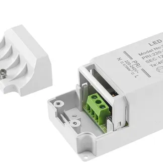 LED-Trafo “CT-50-V2”, 1-50W Ein 220-240V, Aus 12V= Konstantspannung LED-Trafo “CT-50-V2”, 1-50W Ein 220-240V, Aus 12V= Konstantspannung