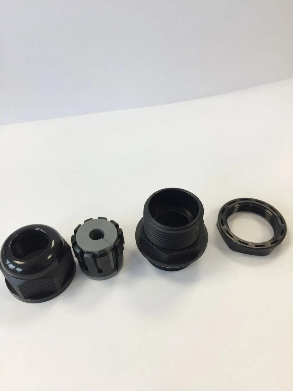 Installation Kabelverschraubung M25x1,5 Grau IP68 -5bar (small) Installation Kabelverschraubung M25x1,5 Grau IP68 -5bar (small)