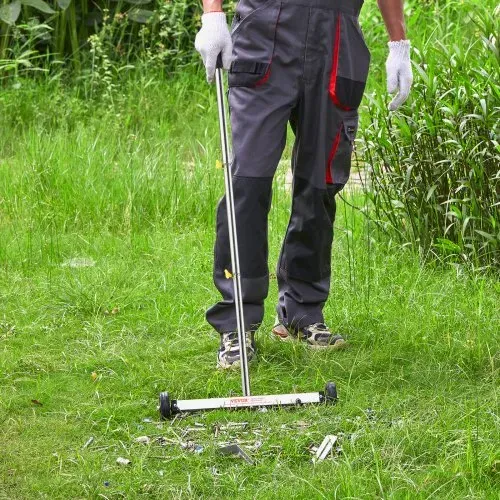 VEVOR Magnetkehrer Magnetkehrmaschine mit Rädern 43 cm, 4,5 kg Tragkraft, Magnetbesen mit verstellbarem Griff, zum Aufheben von Nägeln und Schrauben, Reinigung für Garagen, Dachprojekte – Bild 7